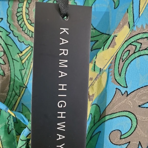 NWT Woman's Paisley Print Top One Size - Picture 5 of 8